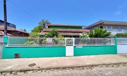 Casa com 4 quartos à venda no Centro, Balneário Piçarras , 130 m2 por R$ 980.000
