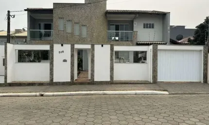 Casa com 4 quartos à venda no Itacolomi, Balneário Piçarras  por R$ 1.500.000