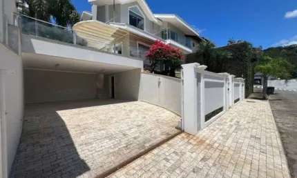 Casa com 3 quartos à venda no Centro, Gaspar , 380 m2 por R$ 2.300.000