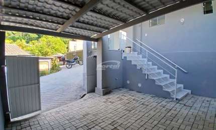 Casa com 3 quartos para alugar no Velha, Blumenau , 100 m2 por R$ 2.200