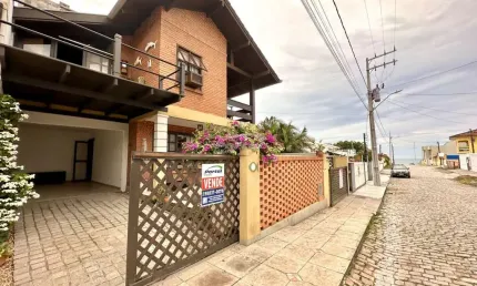 Casa com 6 quartos à venda no itacolomi, balneário piçarras , 350 m2 por r$ 2.550.000