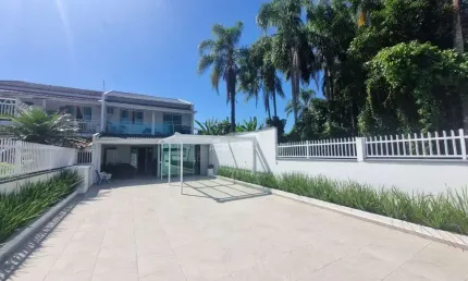 Casa com 3 quartos à venda no Centro, Balneário Piçarras , 177 m2 por R$ 855.000