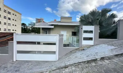Casa com 3 quartos à venda na Escola Agrícola, Blumenau , 297 m2 por R$ 1.299.000