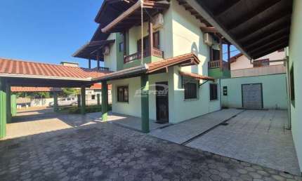 Casa com 4 quartos à venda no Centro, Balneário Piçarras , 267 m2 por R$ 1.650.000