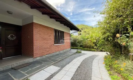 Casa com 3 quartos à venda no Ponta Aguda, Blumenau  por R$ 1.800.000