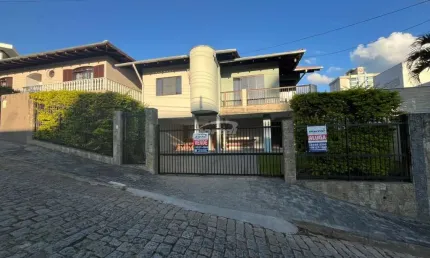 Casa com 3 quartos à venda no Itoupava Norte, Blumenau , 248 m2 por R$ 895.000