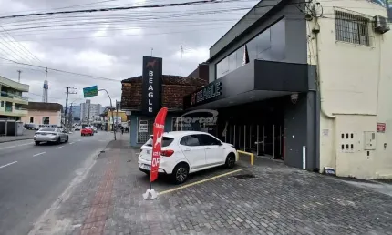 Ponto comercial com 1 sala para alugar no Garcia, Blumenau , 250 m2 por R$ 2.500