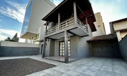 Casa comercial com 1 sala para alugar no Centro, Balneário Piçarras , 133 m2 por R$ 5.500