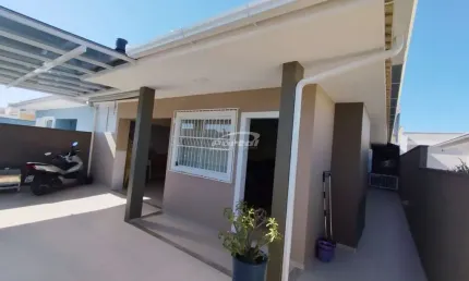 Casa com 3 quartos à venda na Nossa Senhora da Paz, Balneário Piçarras , 97 m2 por R$ 800.000