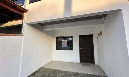Casa com 2 quartos para alugar no Itacolomi, Balneário Piçarras , 70 m2 por R$ 2.300