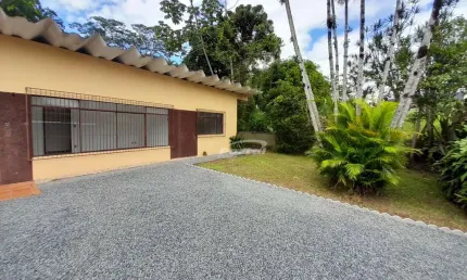 Casa com 3 quartos para alugar no Velha, Blumenau , 153 m2 por R$ 2.400