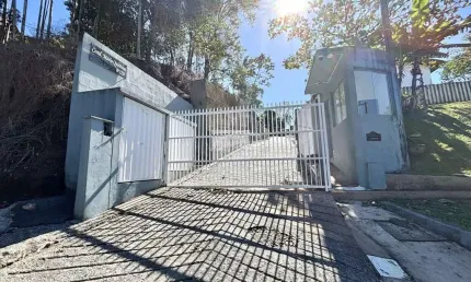 Casa em condomínio fechado com 3 quartos para alugar na Escola Agrícola, Blumenau , 126 m2 por R$ 2.700