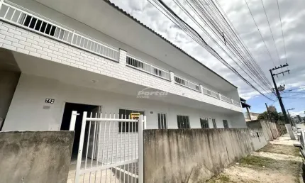 Apartamento com 2 quartos para alugar no centro, balneário piçarras , 55 m2 por r$ 1.750