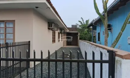 Casa com 6 quartos à venda na nossa senhora da paz, balneário piçarras , 268 m2 por r$ 690.000