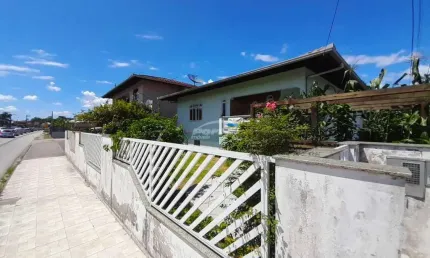 Casa com 3 quartos para alugar no coloninha, gaspar , 140 m2 por r$ 2.850