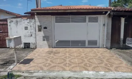 Casa à venda no bairro Jardim Jaqueira - Caraguatatuba/SP