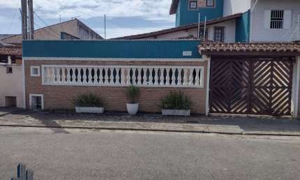 Casa à venda no bairro Jardim Parnaso - Caraguatatuba/SP