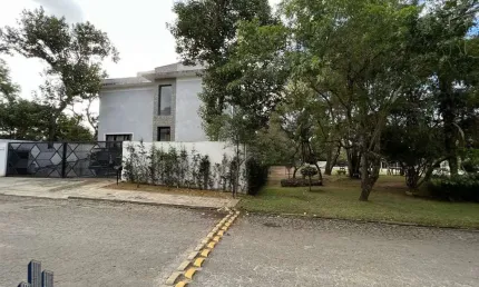 Casa à venda no bairro Terras do Madeira - Carapicuíba/SP