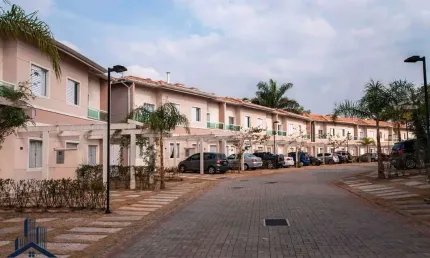 Casa à venda no bairro Jardim Passárgada I - Cotia/SP