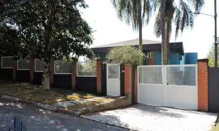 Condomínio Parque Primavera - Casa Alto Padrão no Condomínio Parque Primavera - 6 suítes, lareira, salão festas, piscina, bosque!