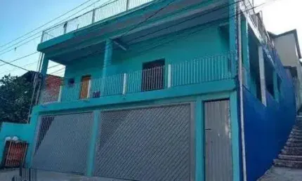 Casa à venda em Cotia/SP no Jardim Lina com terreno de 375m² e área construída de 250m²