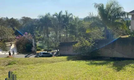 CONDOMÍNIO SÃO PAULO II - Terreno à venda em Cotia/SP no Condomínio São Paulo II com 525m²