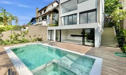 CONDOMÍNIO SÃO PAULO II - Casa Alto Padrão no Condomínio SP II - Zero Km! Moderna, 4 suítes, gourmet e piscina!