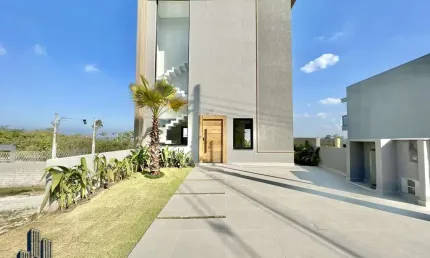 TERRA NOBRE - Casa Alto Padrão em Cotia/SP no Condomínio Terra Nobre - Zero Km, moderna, 3dormitórios/1 suíte, varanda gourmet e hidro!