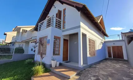 Casa com 3 quartos à venda na Pastora Nelcy Faleiro, 201, Morada da Colina, Guaíba por R$ 650.000