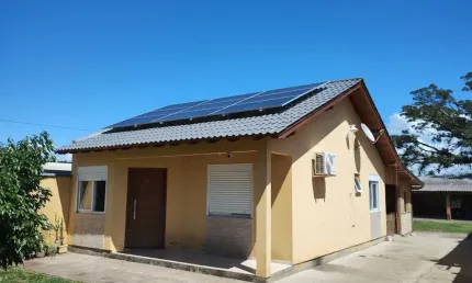 Casa com 2 quartos à venda na Avenida Liberdade, 546, Alegria, Guaíba por R$ 350.000