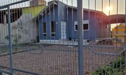 Casa com 2 quartos à venda na avenida maurício sirostsky sobrinho, 567, morada da colina, guaíba por r$ 430.000