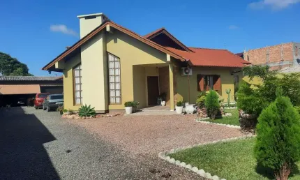 Casa com 3 quartos à venda na Dona Tereza Spagiari, 8, Alegria, Guaíba por R$ 850.000