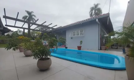 Casa com 2 quartos à venda na Avenida Independência, 395, Flórida, Guaíba por R$ 760.000