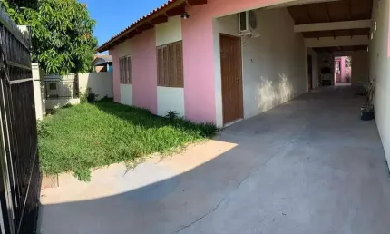 Casa com 3 quartos à venda na Rua Darcy Fagundes, 66, Jardim dos Lagos, Guaíba por R$ 450.000