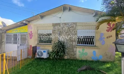 Casa com 3 quartos à venda na Rua Salustiano Avelino Ribeiro, 404, Morada da Colina, Guaíba por R$ 650.000