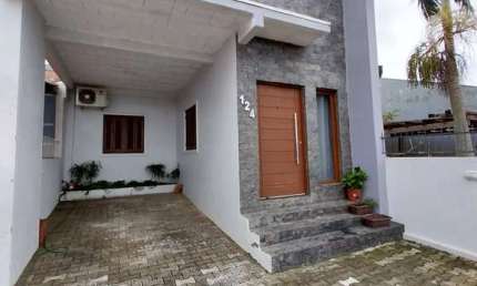 Casa com 2 quartos à venda na Avenida Ponche Verde, 124, Jardim dos Lagos, Guaíba por R$ 580.000