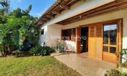 Casa com 2 quartos à venda na Avenida Ponche Verde, 305, Jardim dos Lagos, Guaíba por R$ 320.000