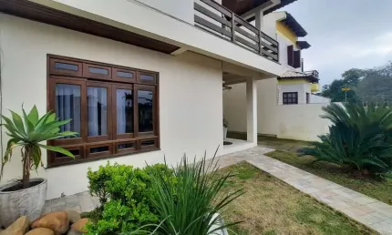 Casa com 3 quartos à venda na Rua Anacleto Prati, 153, Centro, Guaíba por R$ 950.000