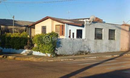 Casa com 4 quartos à venda na Avenida Vasco Alves Pereira, 830, Morada da Colina, Guaíba por R$ 220.000