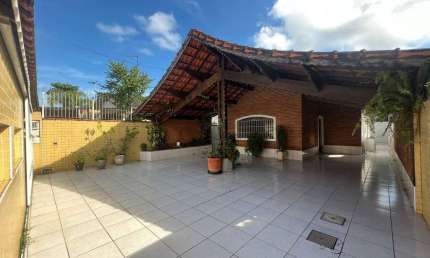 Casa com 3 quartos, Melvi, Praia Grande - R$ 480 mil, Cod: 3383