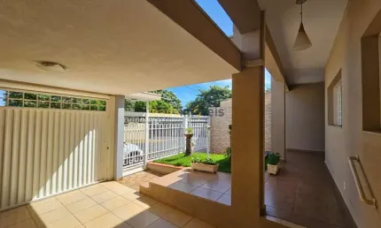 Casa para Venda em Cravinhos, Jardim Itapuã, 2 dormitórios, 1 suíte, 2 banheiros, 3 vagas