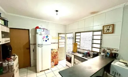 Casa para Venda em Ribeirão Preto, Jardim Helena, 2 dormitórios, 1 suíte, 2 banheiros, 2 vagas
