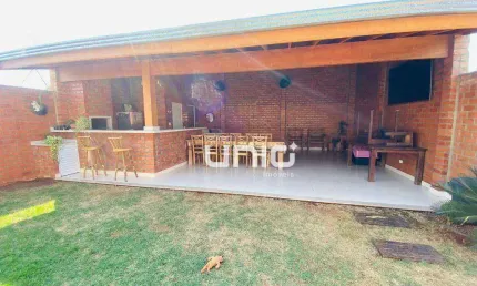 Casa com 3 dormitórios à venda, 160 m² por R$ 780.000,00 - Santa Terezinha - Piracicaba/SP