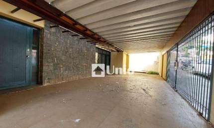 Casa com 3 dormitórios para alugar, 274 m² por R$ 4.101,00/mês - Centro - Piracicaba/SP