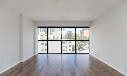 Sala comercial à venda com 32,66 m² no Centro Cívico