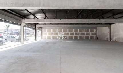 Loja 05 com 93,00 m² para alugar no Centro Comercial Vila Lamu no Novo Mundo