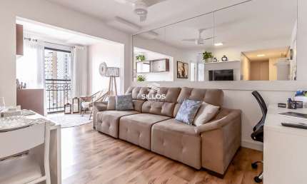 Apartamento à venda com 2 quartos no Centro em Curitiba