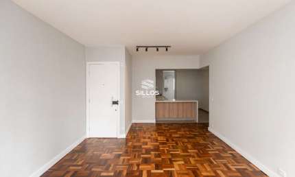 Apartamento reformado à venda com 3 quartos no Cabral