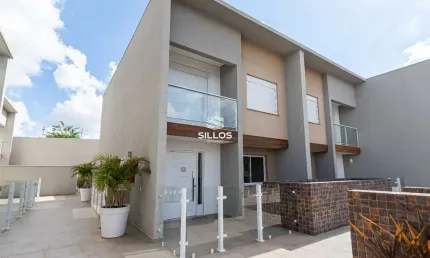 Sobrado à venda com 3 quartos no Bom Retiro em Curitiba