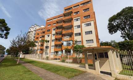 Apartamento com 3 quartos para alugar no Água Verde em Curitiba